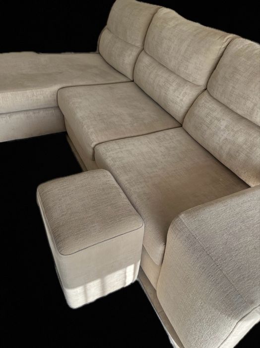 Sofá com chaise longue