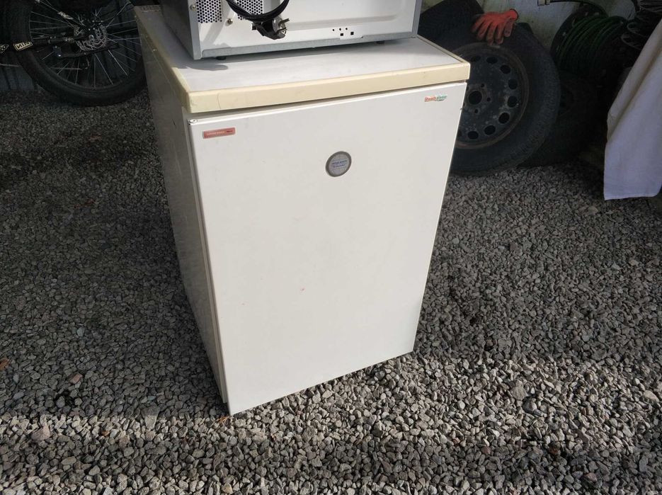 Продам невеликий холодильник