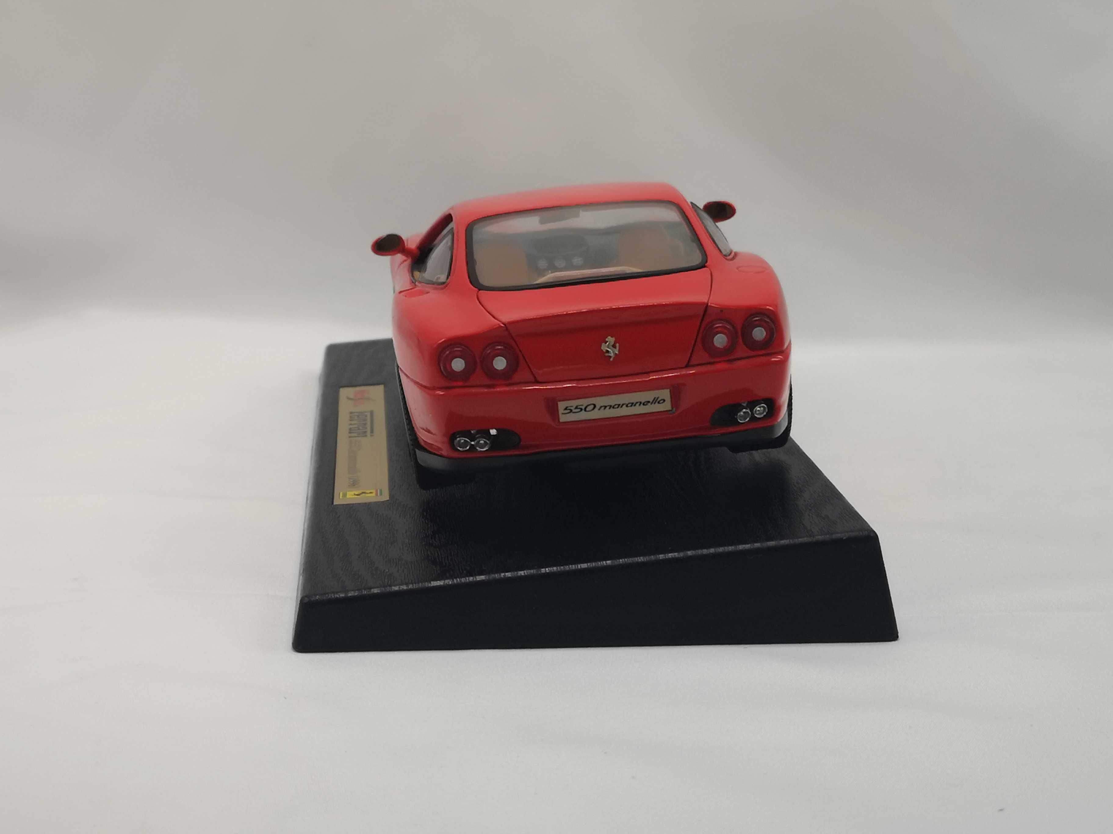 Linda miniatura Ferrari 550 Maranello - 1996 Maisto 1/18