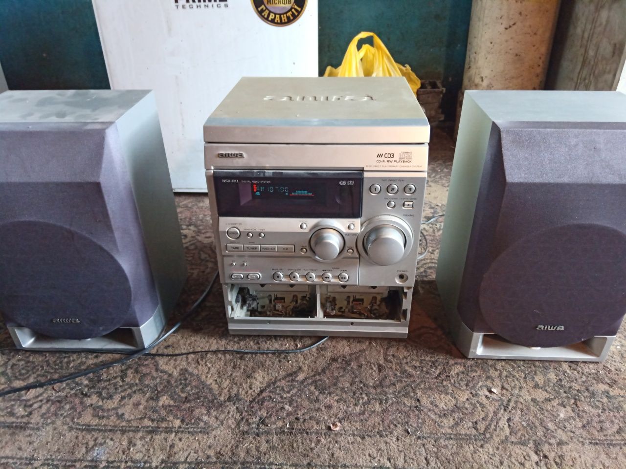 Музыкальный центр Aiwa в полностью рабочем состоянии