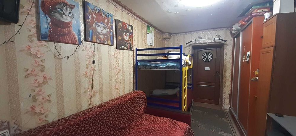 Продається кімната р-н 700 річчя