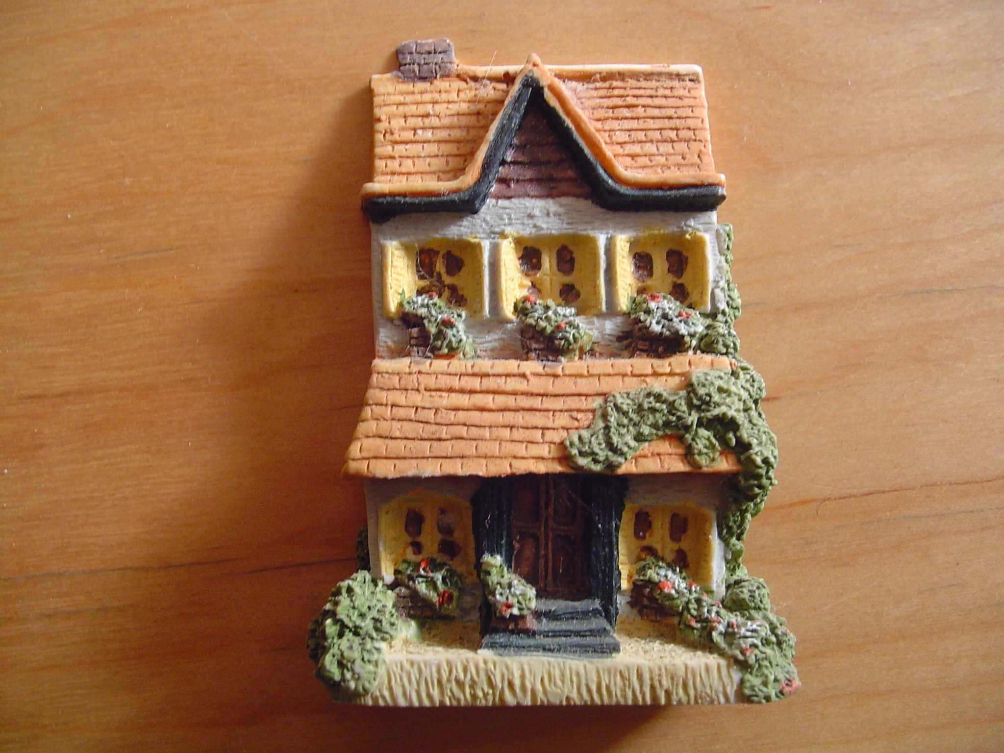 Casas miniatura para trabalhos de bricolage