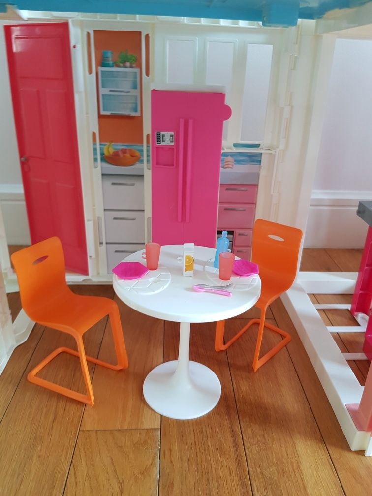 Domek Barbie miejski z windą