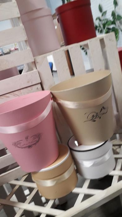 FLOWER BOX pudełka na kwiaty, również welurowe - producent hurtownia