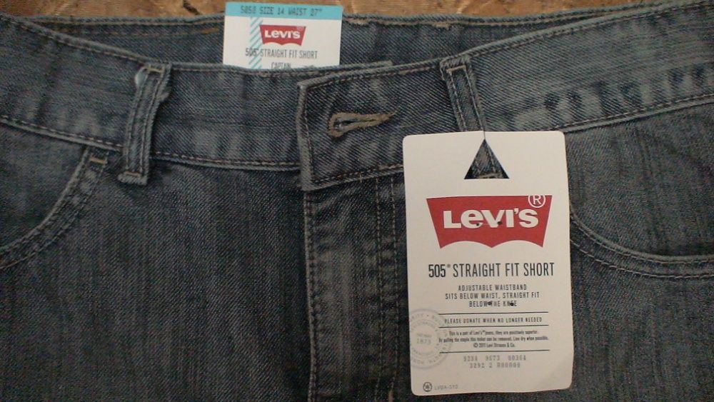 Фирменные шорты Levis для мальчика 12 - 14 лет.