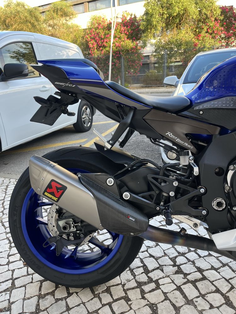 Yamaha r1 2016.