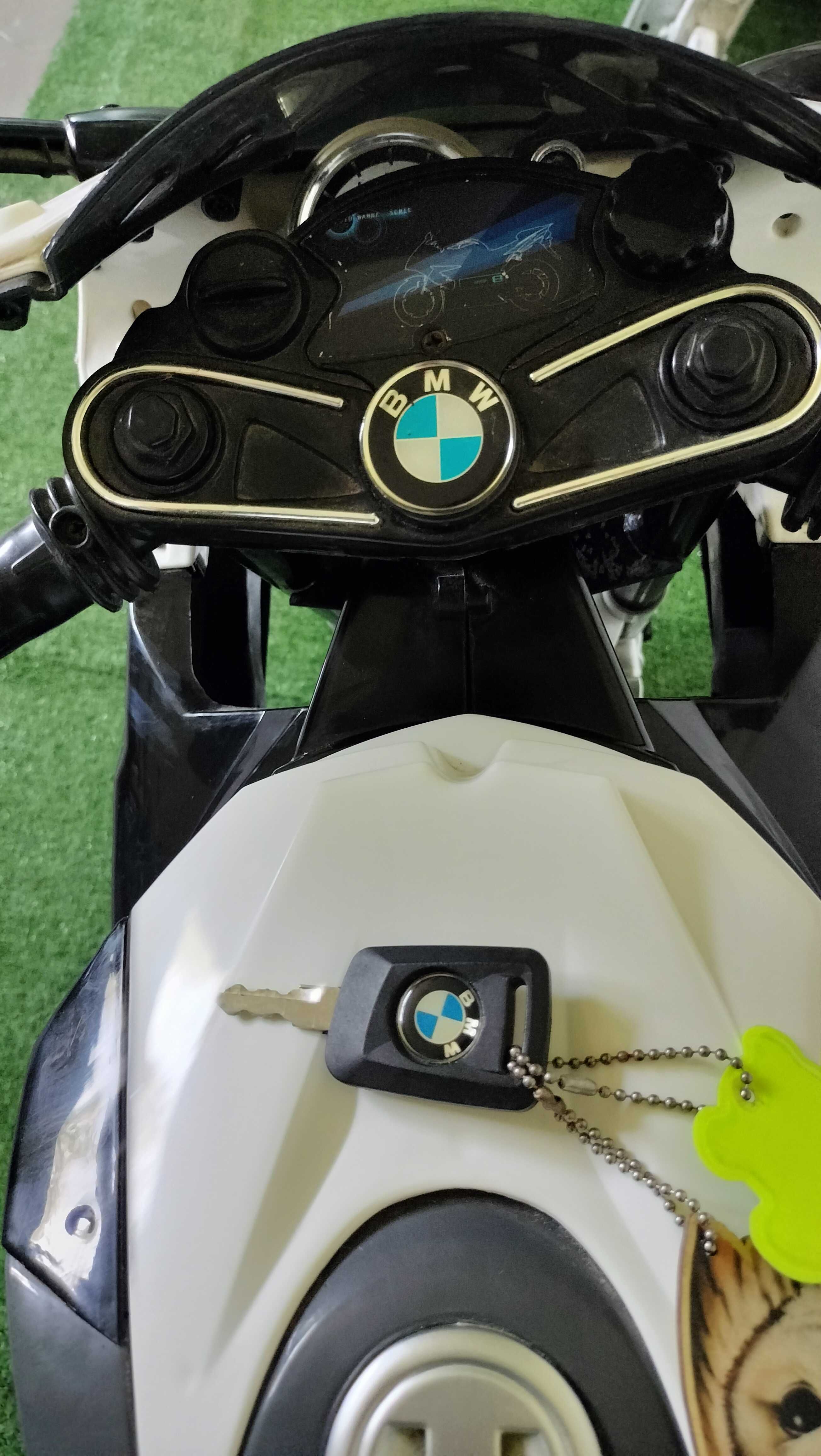 Motocykl na akumulator BMW S1000R