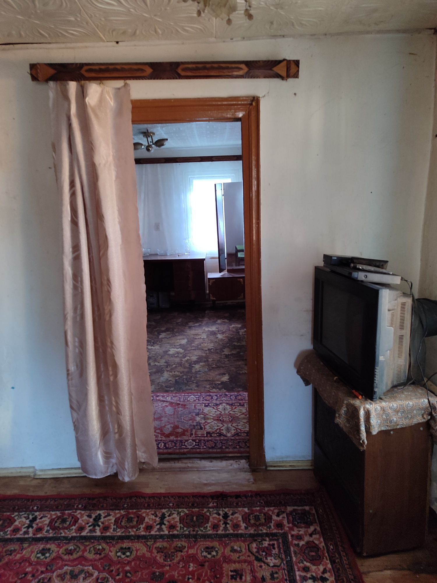 Продам хату  ,до центру 10-15 хв.