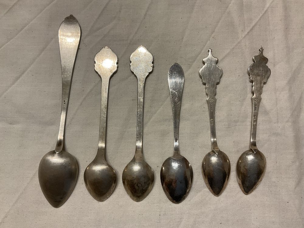 Conjunto de seis colheres em prata todas com contraste