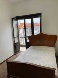 room for rent/ Quarto para arrendar Sintra