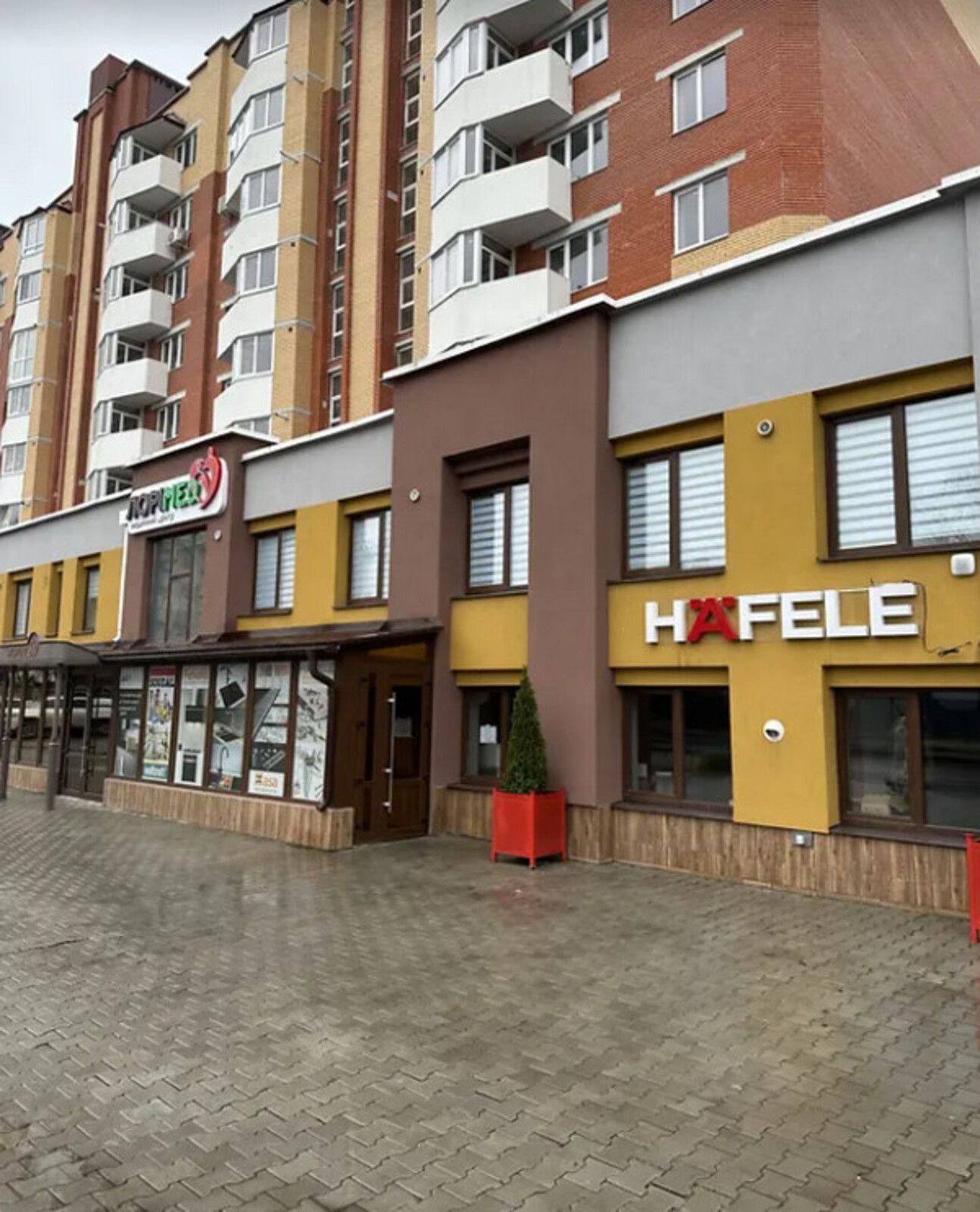 Продаж 3к квартири 81 кв. м на вул. Галицька