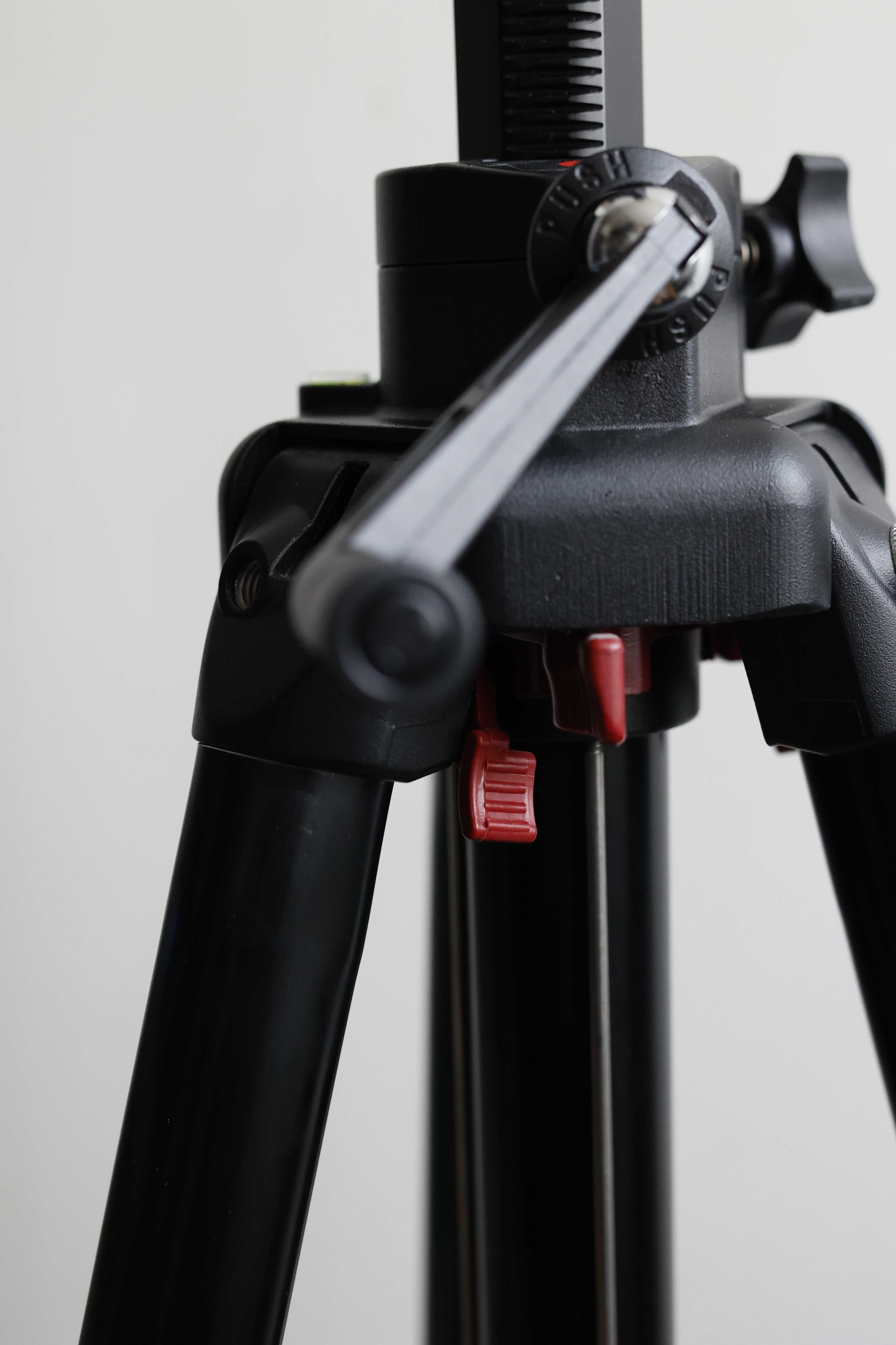 Statyw MANFROTTO 058B Triaut