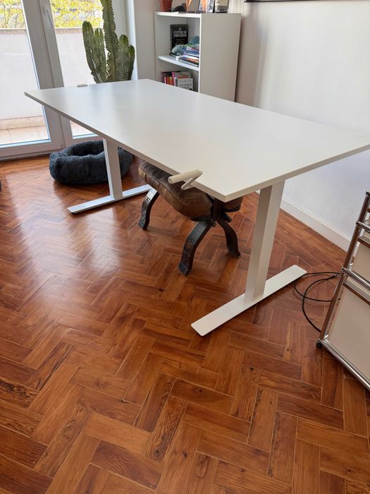 Ikea TROTTEN mesa de pé