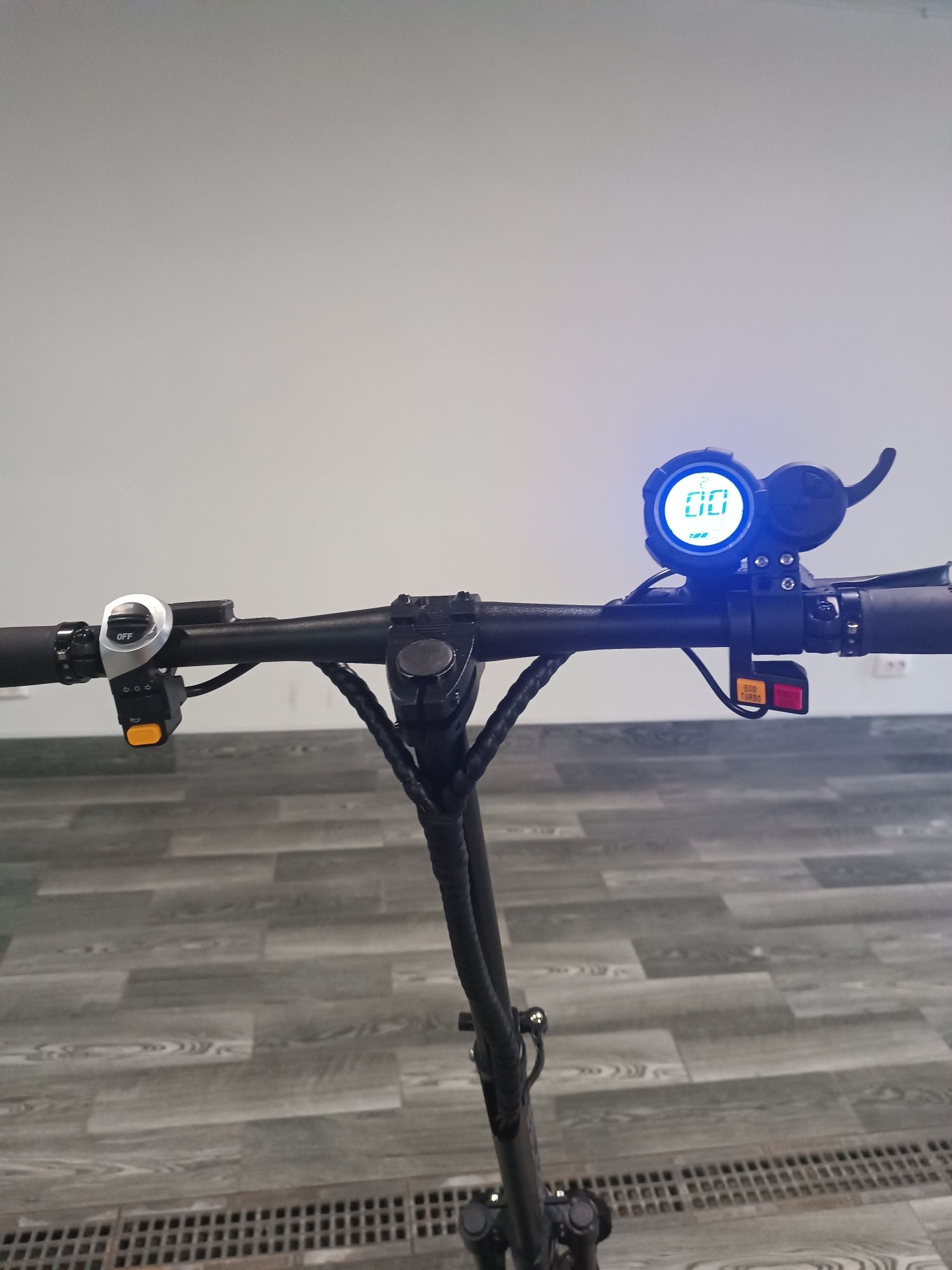 Электросамокат Двухмоторный E-Scooter Tesla 2600 (4000W, 60V, 26Ah)