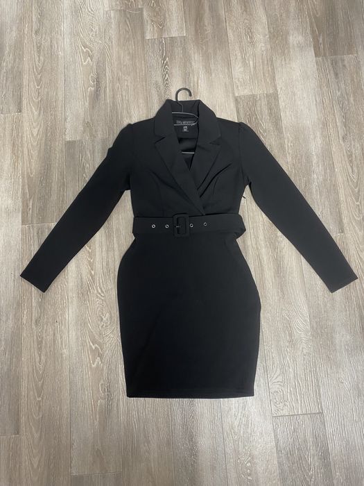 Святкова жіноча сукня