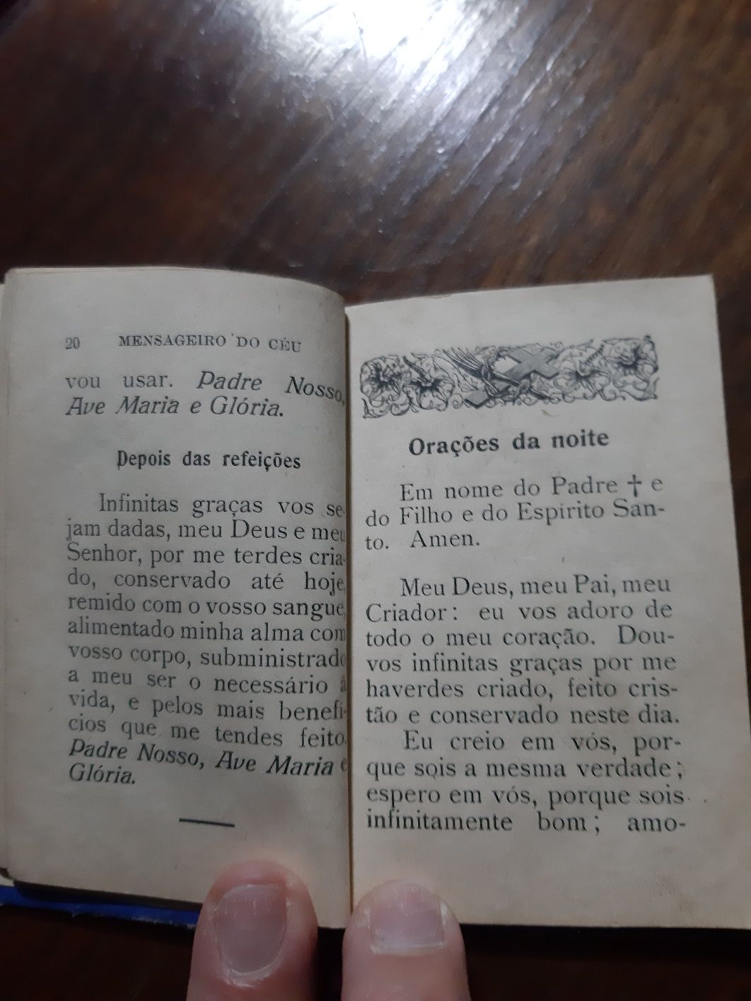 Livro de Missa e orações dos anos 30