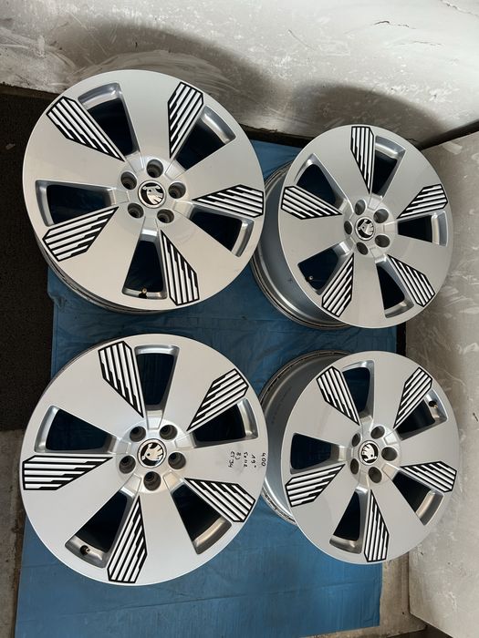 400 Felgi Aluminiowe SKODA R 19 5x112 Bardzo Ładne