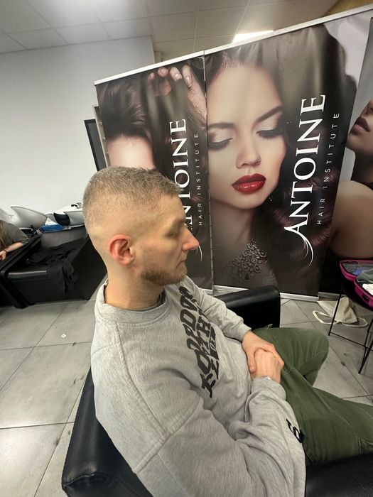 Mobilny Fryzjer Barber z dojazdem do domu Tychy - Faktura Włosa