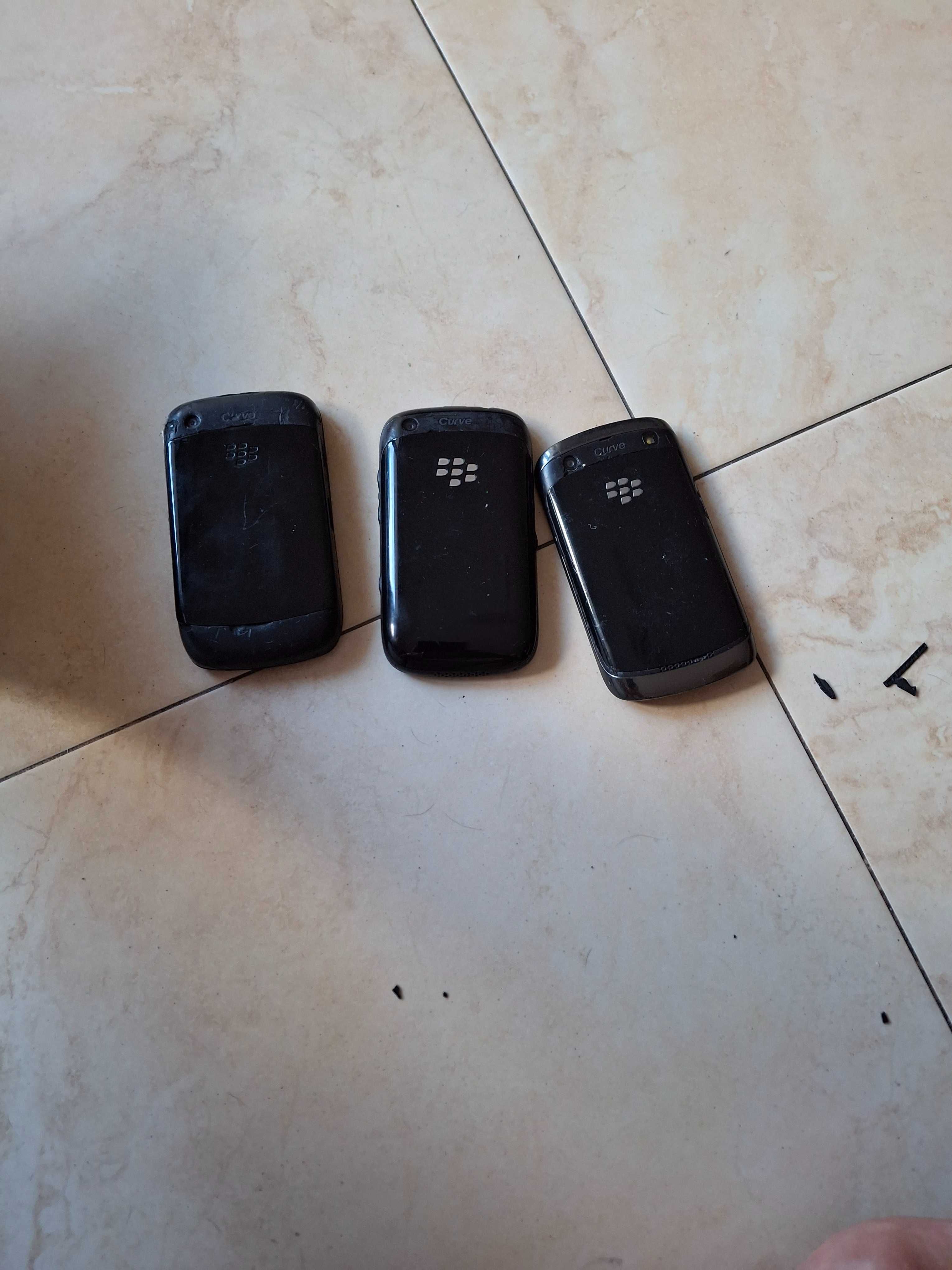 Telemóveis antigos e acessorios