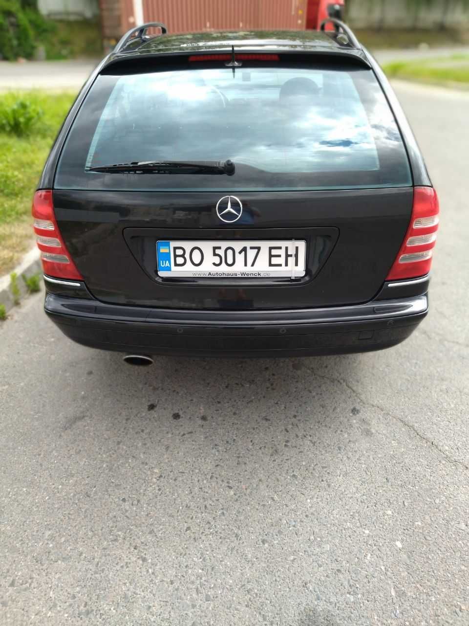 Mersedes-Benz  C200
