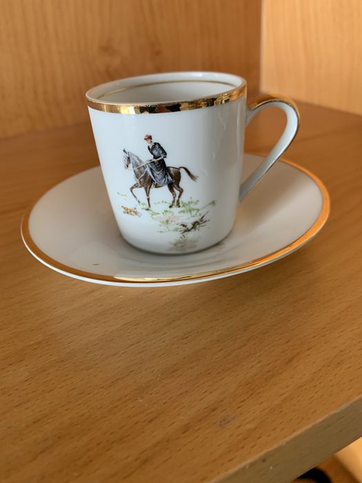 1 Chavena de cafe . Louça Coimbra.