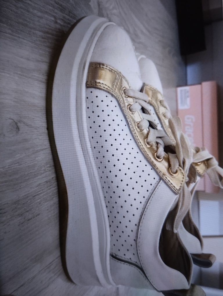 Damskie sneakersy. Venezia. 39
