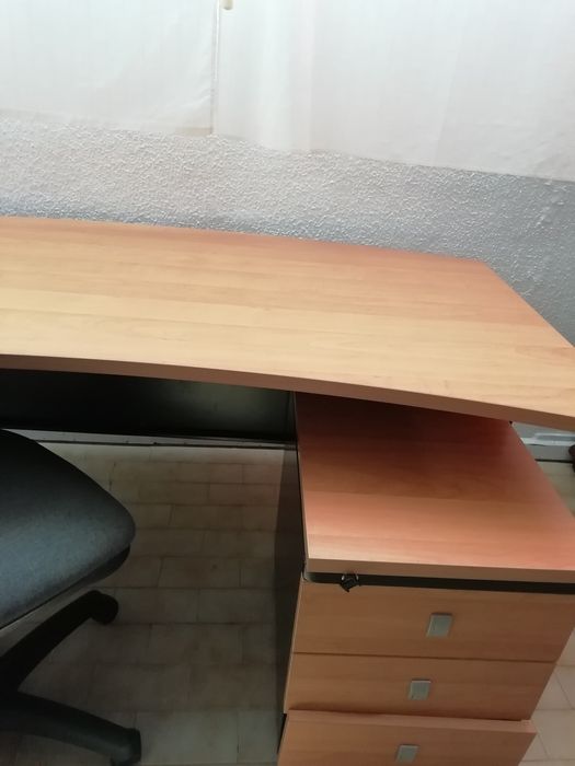 Linda secretaria de executivo em Melamina Preta