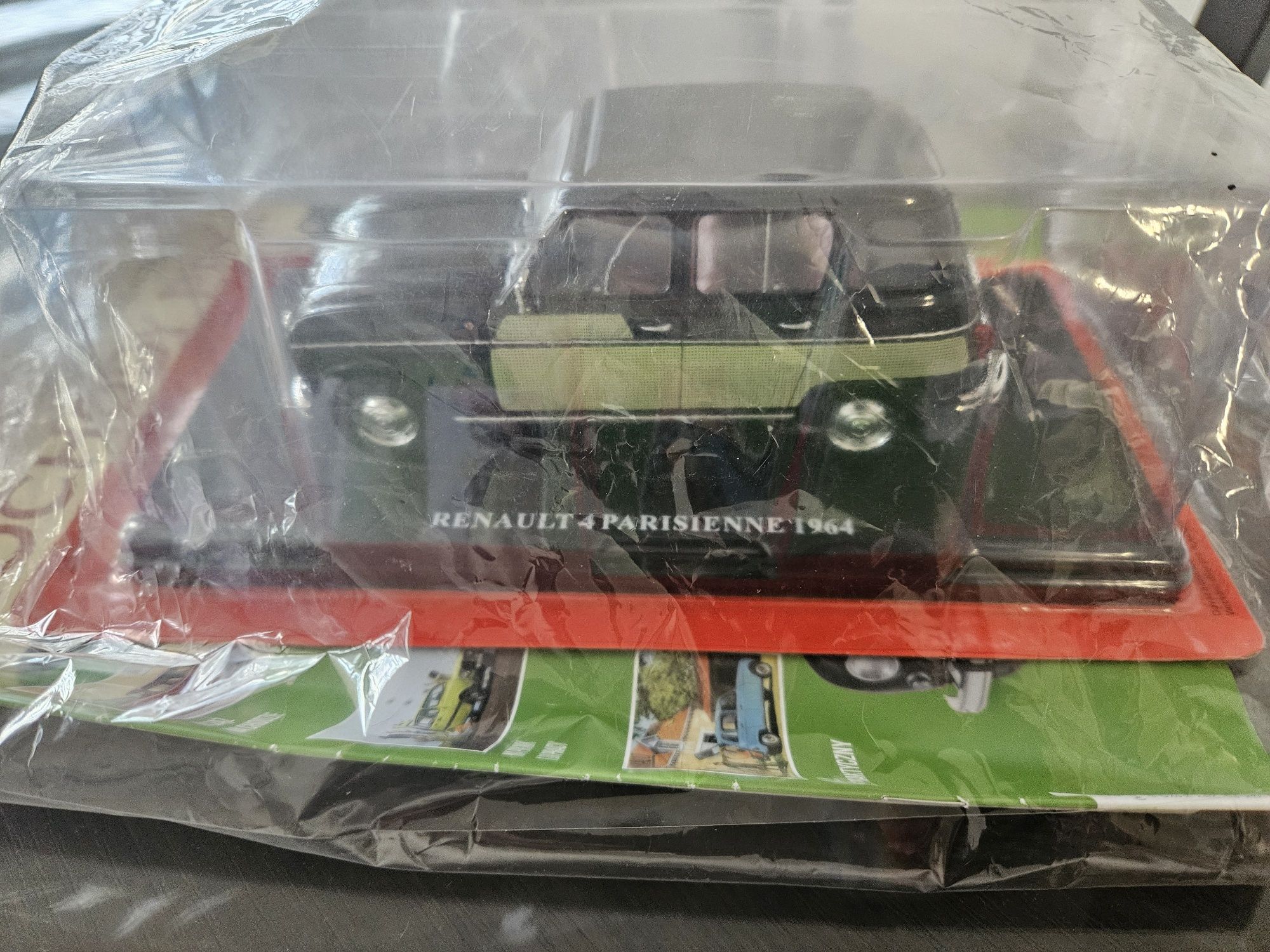 Renault 4 Parisienne Samochody PRL