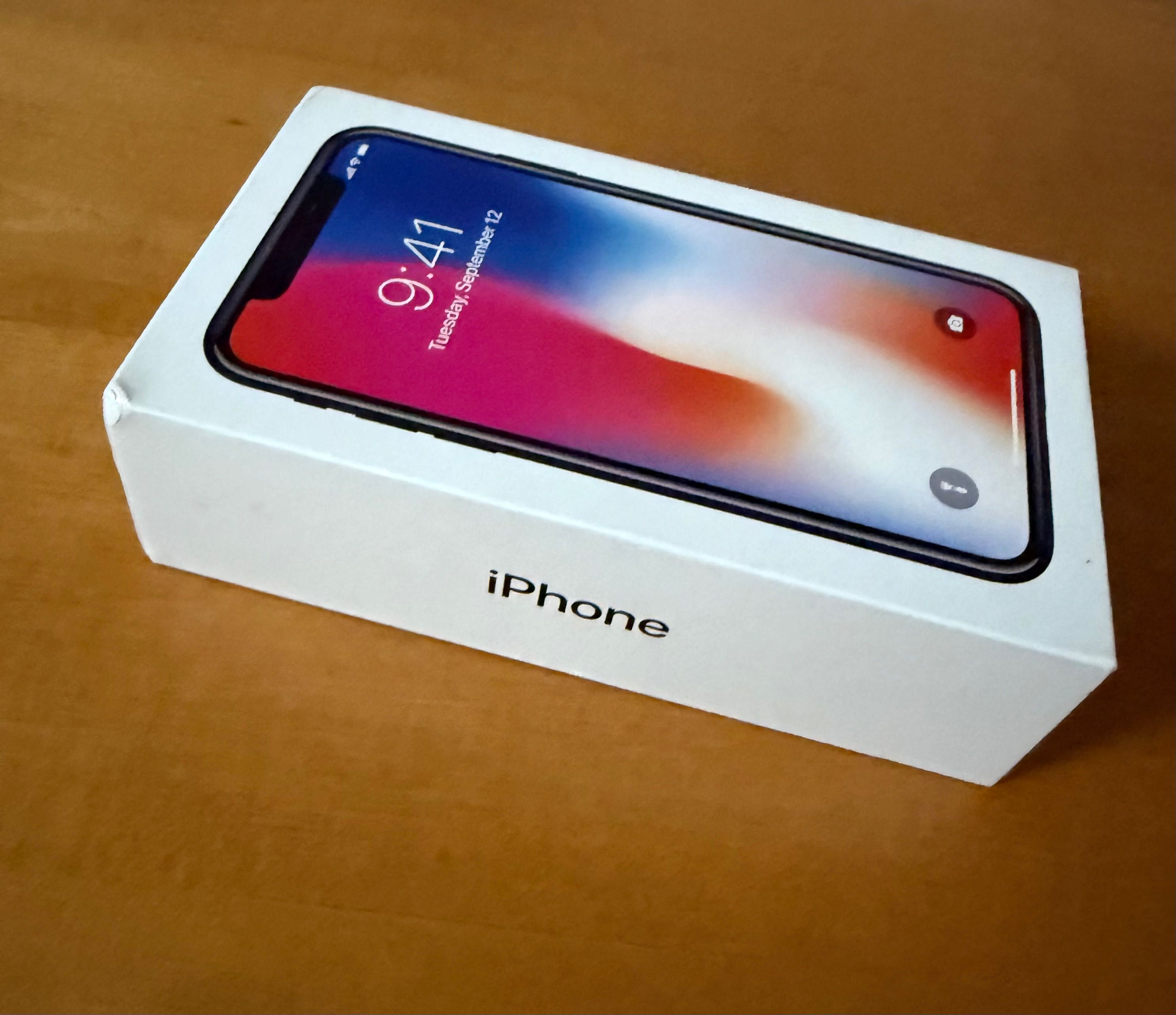 iPhone X 64GB como novo.