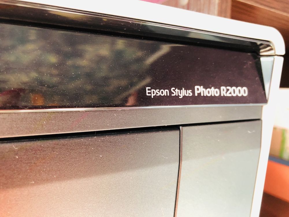 Фотопрінтер epson r2000 практично новий