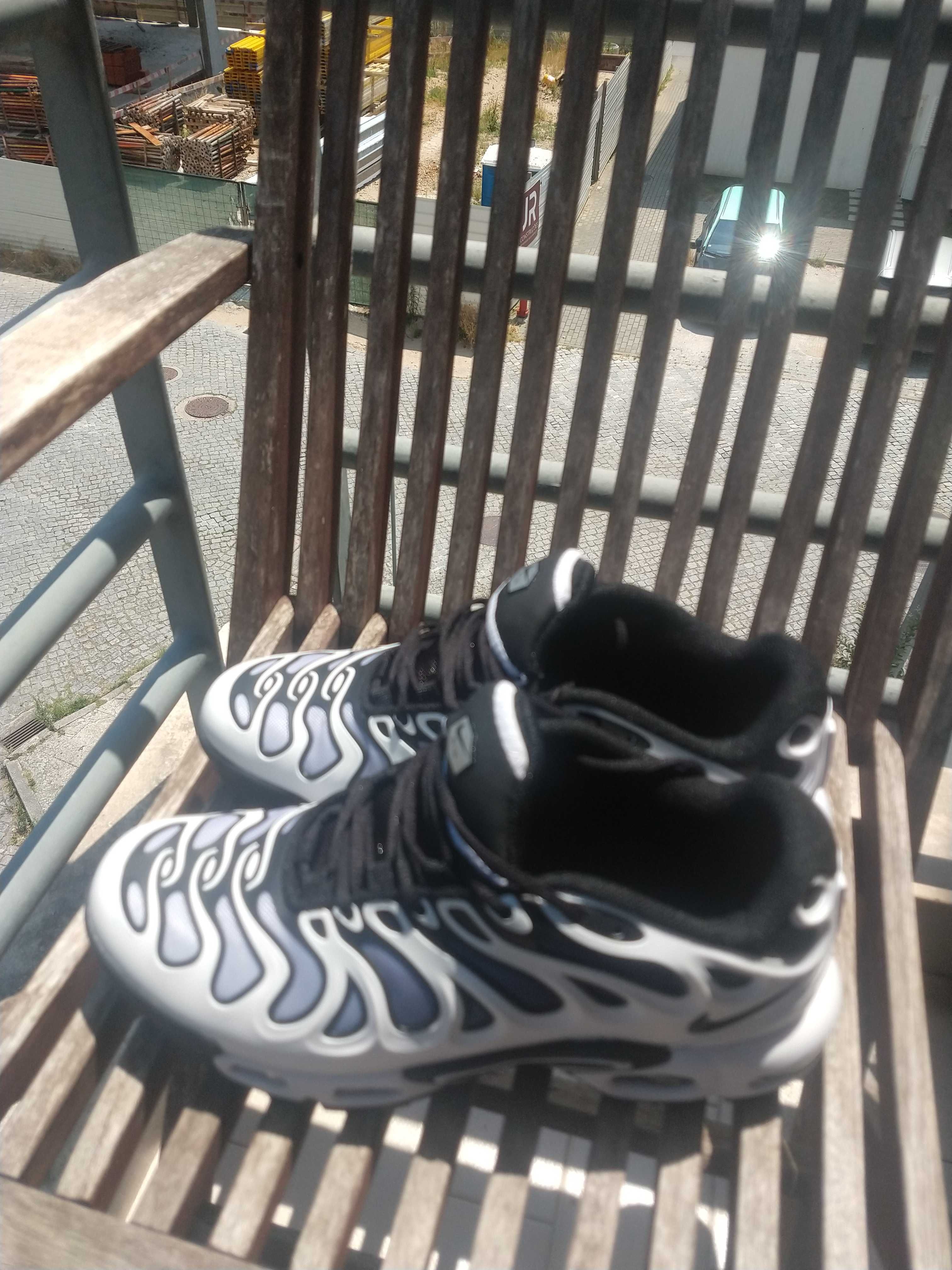 Air Max Plus drift