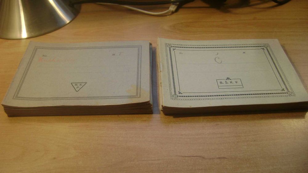 Znaczki pocztowe z podlepką - Album pusty mały przedwojenny = 18 sztuk