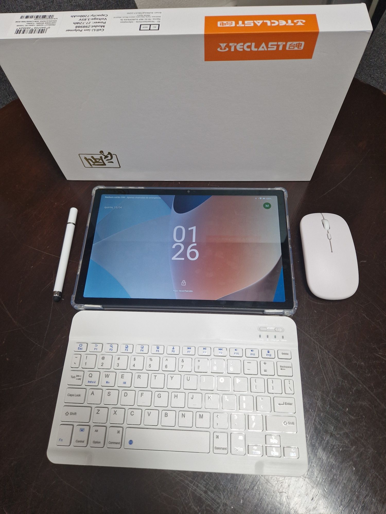 Tablet 2 em 1 teclast T45HD + capa+teclado+rato+pen