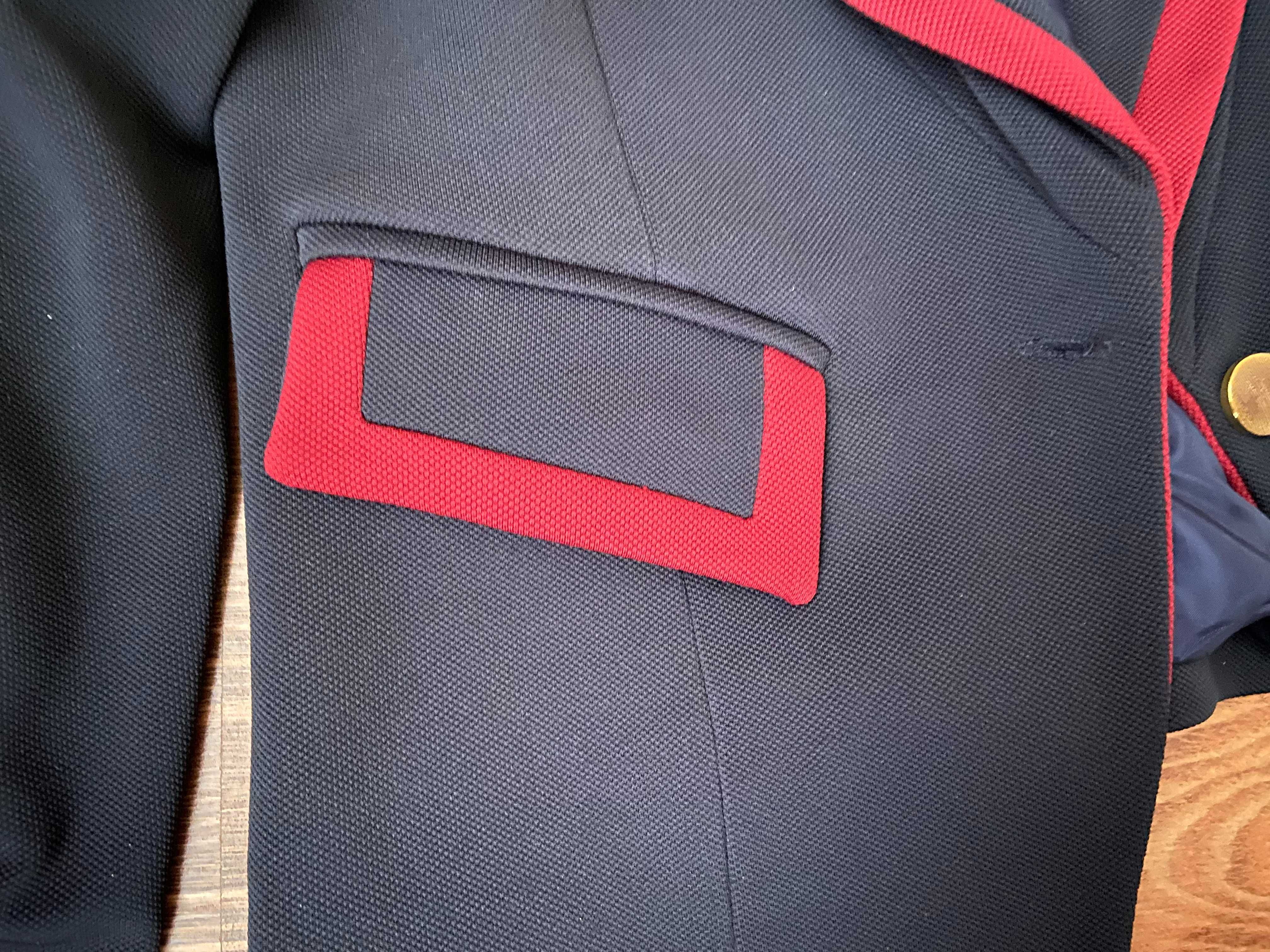 Wyjątkowy żakiet z bufkami