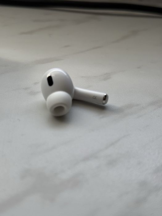 AirPods Pro 2, model MQD83ZM/A MagSafe