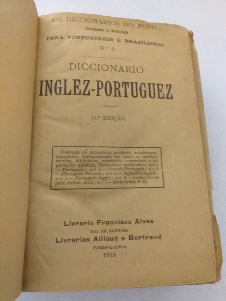 Dicionário inglês português, de 1918, com 920 páginas e med. 16X11X25,