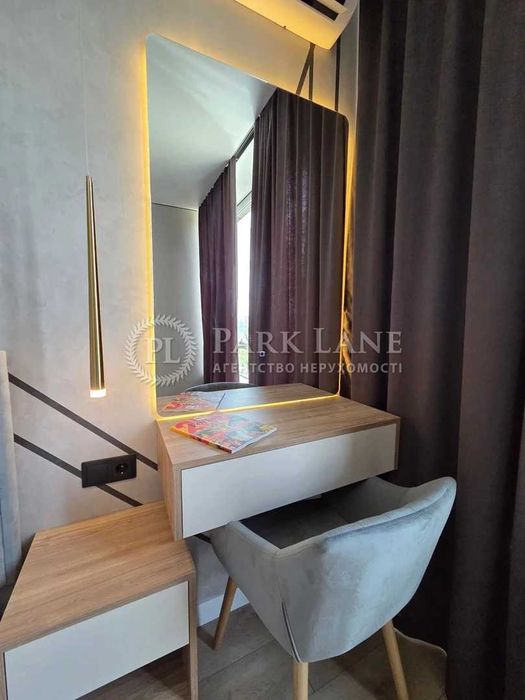 Продаж ЖК Варшавський 2 Виноградар Ретровіль метро Оболонь Нивки