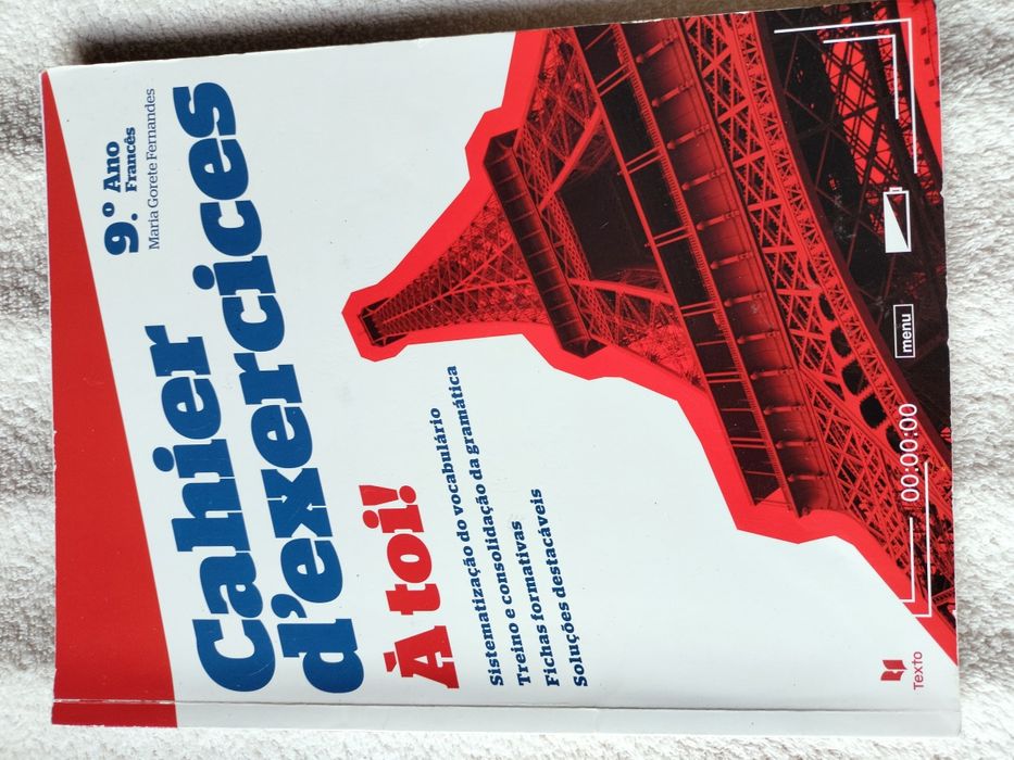 Manual escolar Francês À Toi 9 + caderno de actividades.