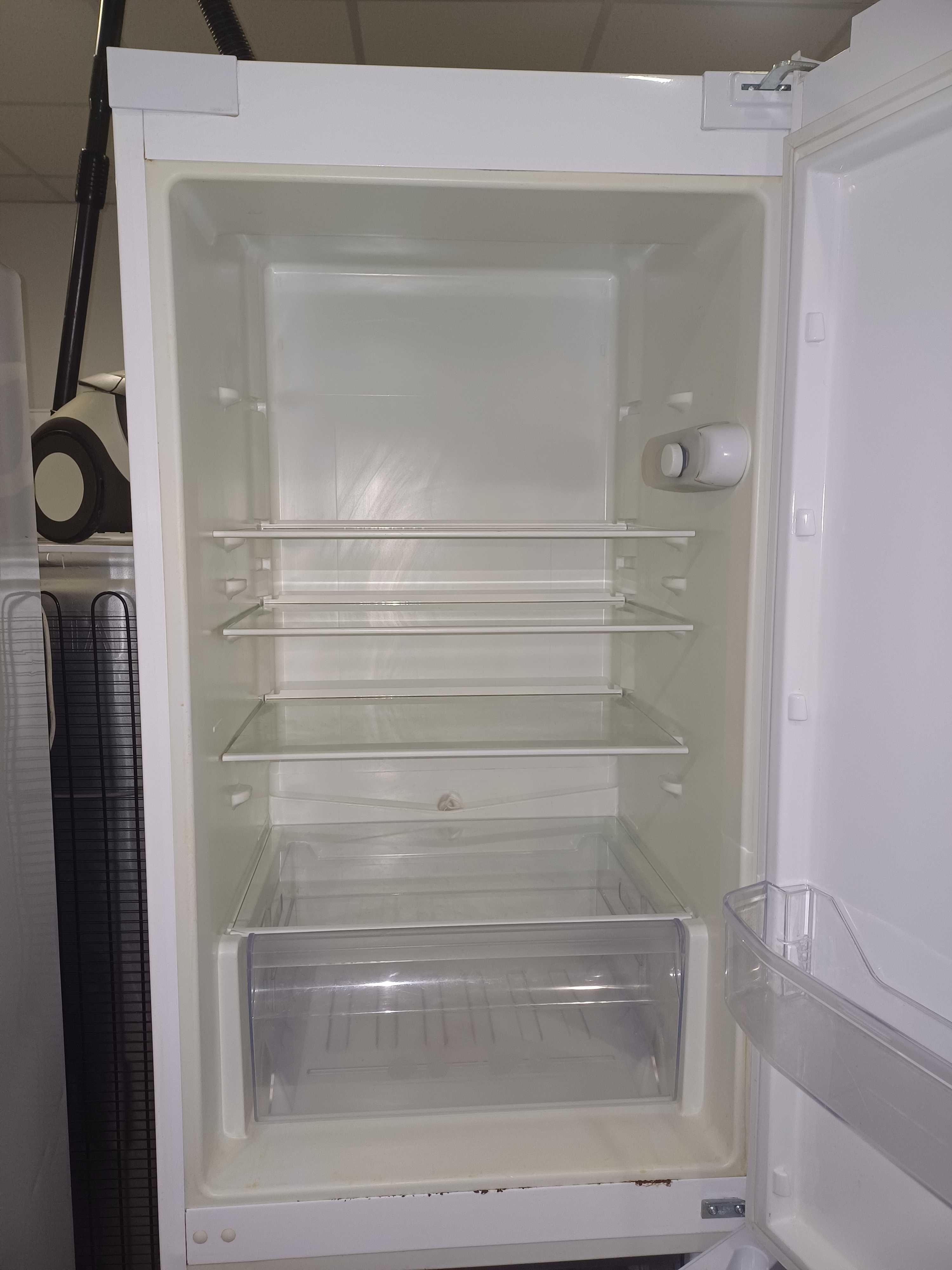 Холодильник Bauknecht KG331A+ WS ( 188 см) з Європи