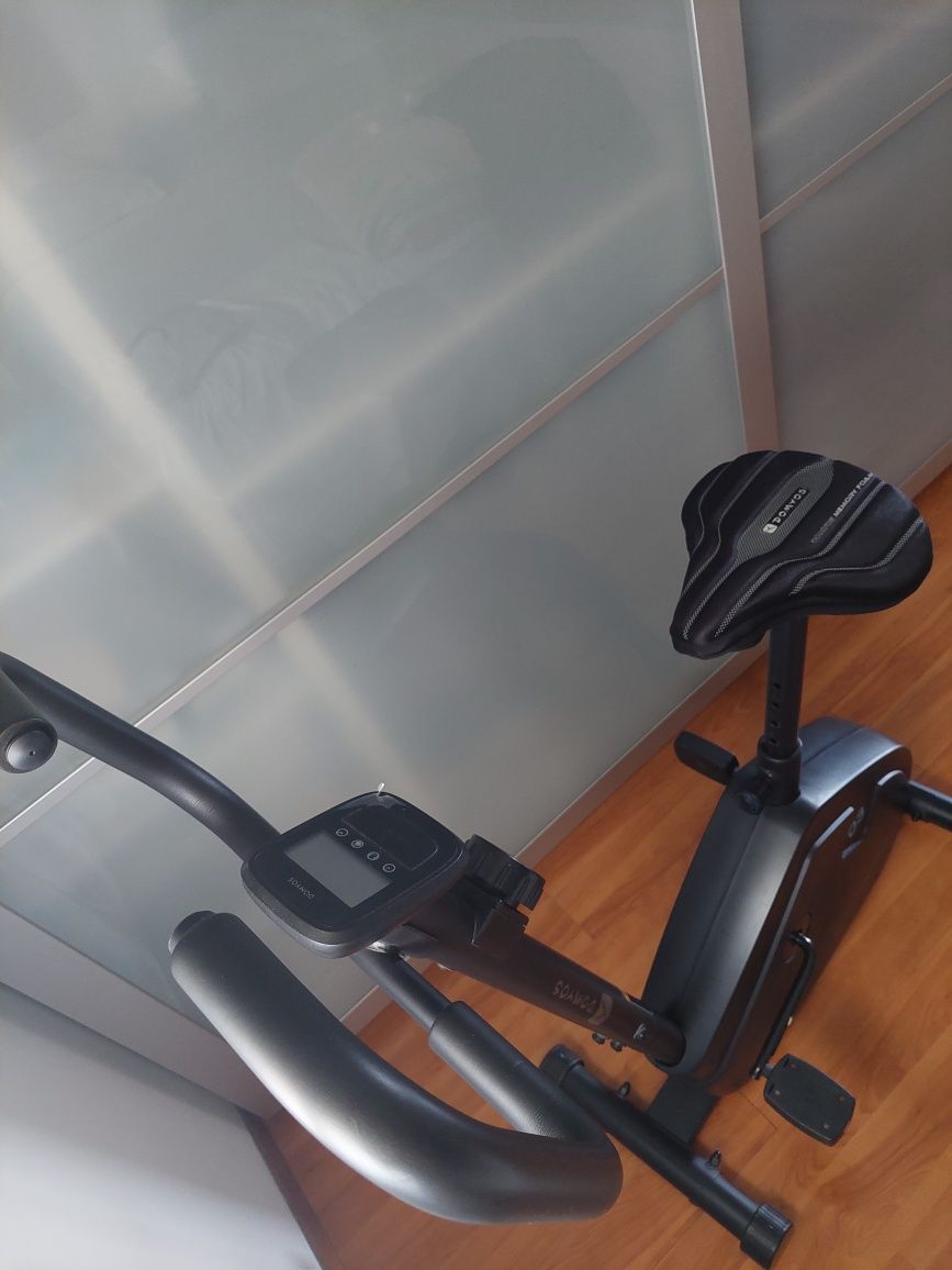 Bicicleta estática Essential Decathlon