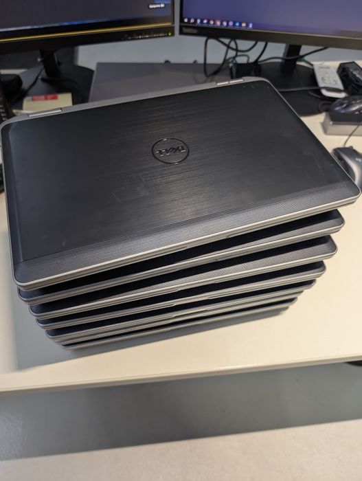 Недорогі Ноутбуки Dell 3500-4000  є кількість ( для дому та навчання)