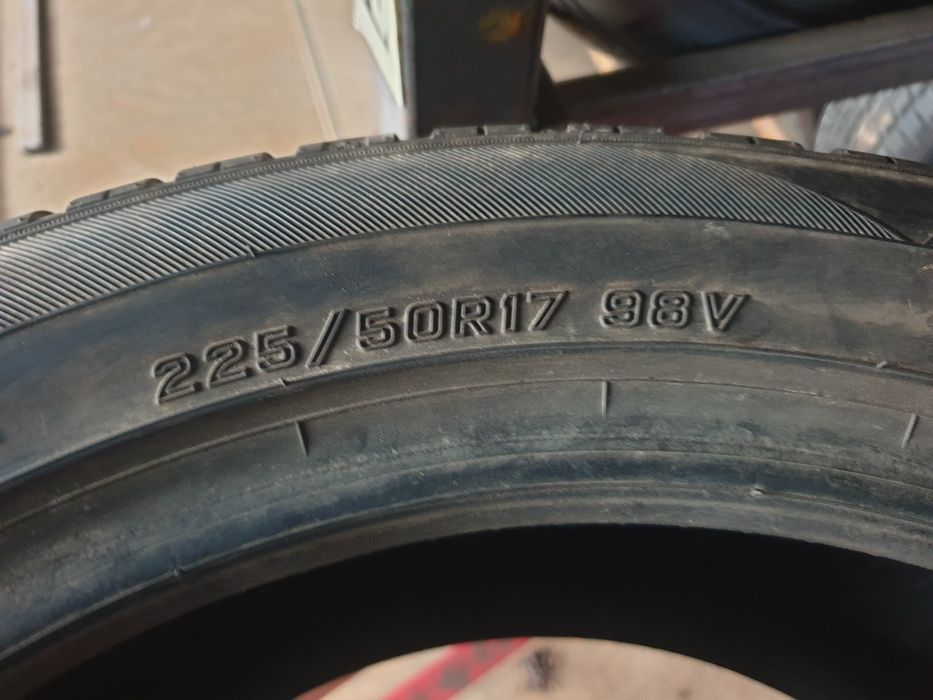 225/50R17 98V Falken EuroWinter HS449 Z196/50B