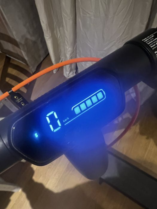Hulajnoga elektryczna Segway E2 Pro 350W 35km 10" Czarny