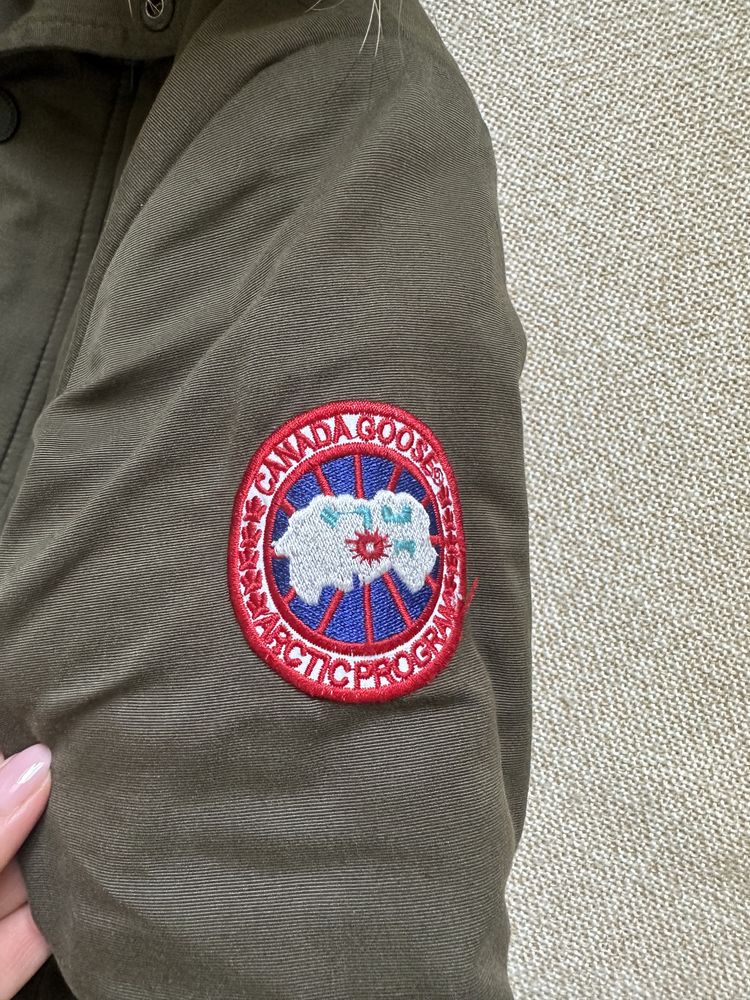 Куртка пуховик Canada Goose, 8-9 років