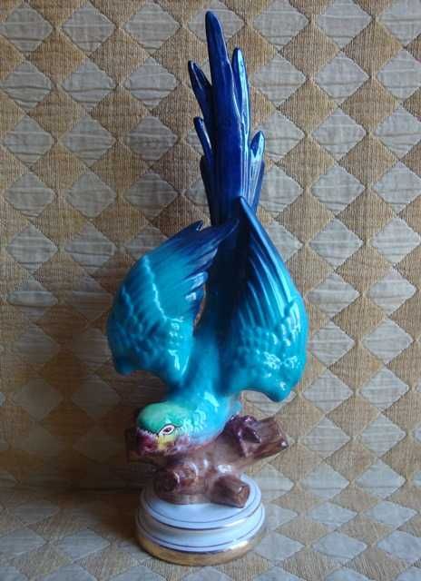 Manteigueira antiga em faiança da Sacavém