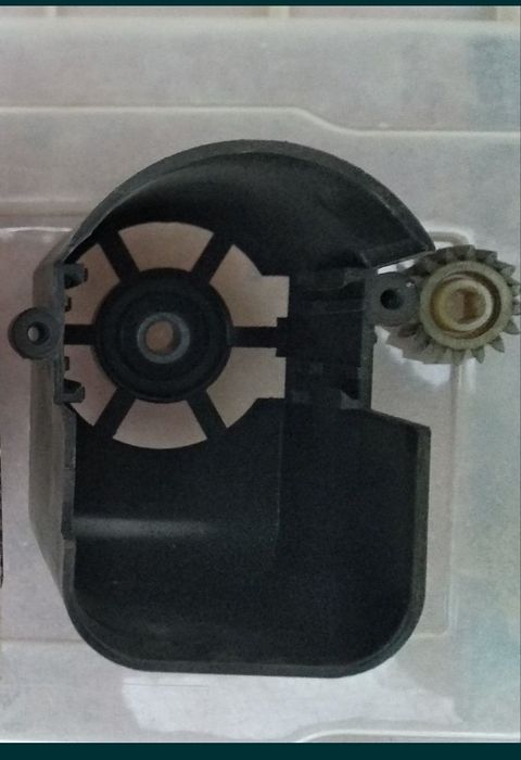 Продам кухонный комбайн Bosch MCM 2100 запчасти