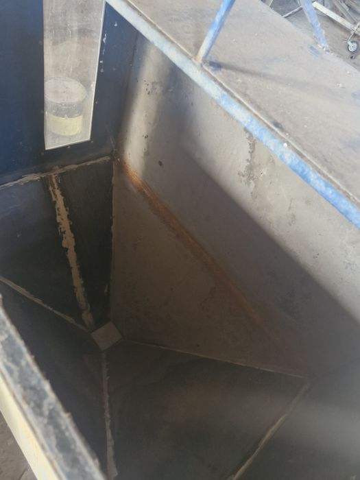 Продам бункер для подачі торг