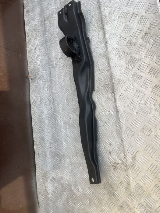Лижа подрамника Аутлендер 06 год mitsubishi outlander
