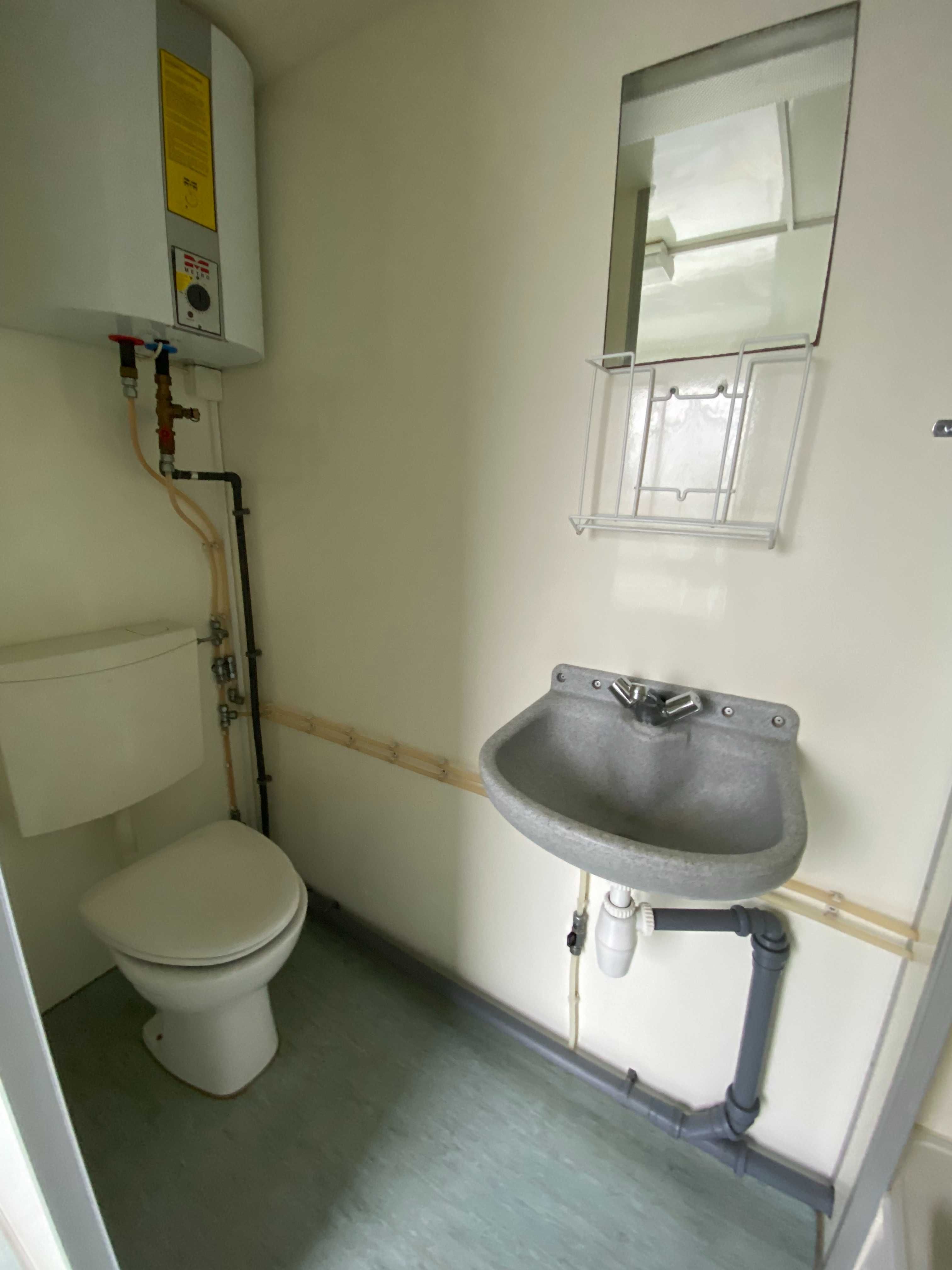 Duża przyczepa socjalno-mieszkalną WC , prysznic, aneks