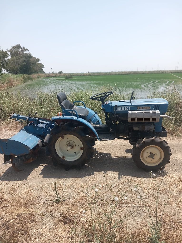 Tratror iseki  tx 1300 com tracção as quatro rodas